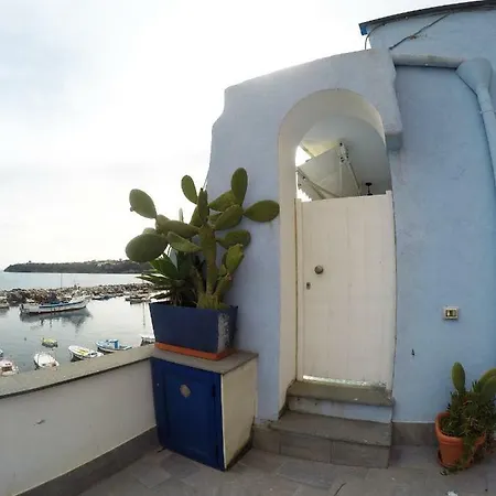 La Piu Bella * Procida